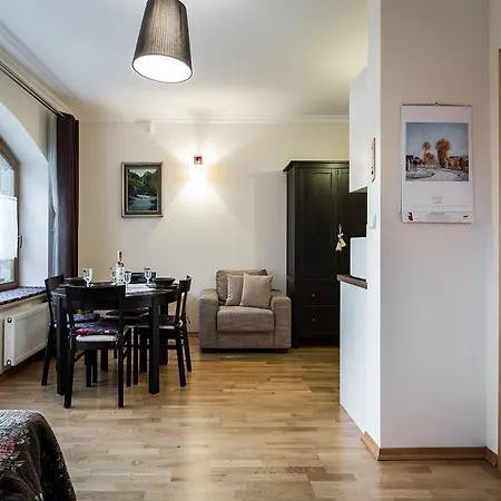 W Goralskim Domu Apartment *